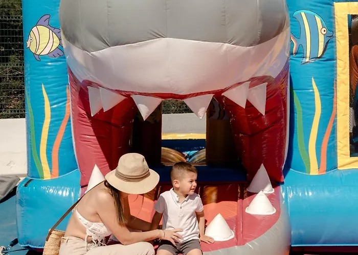 海蓝俱乐部酒店