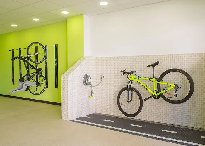 海蓝俱乐部酒店 3*