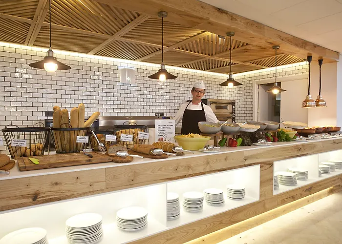 海蓝俱乐部酒店 3*