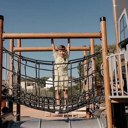 海蓝俱乐部酒店 3*